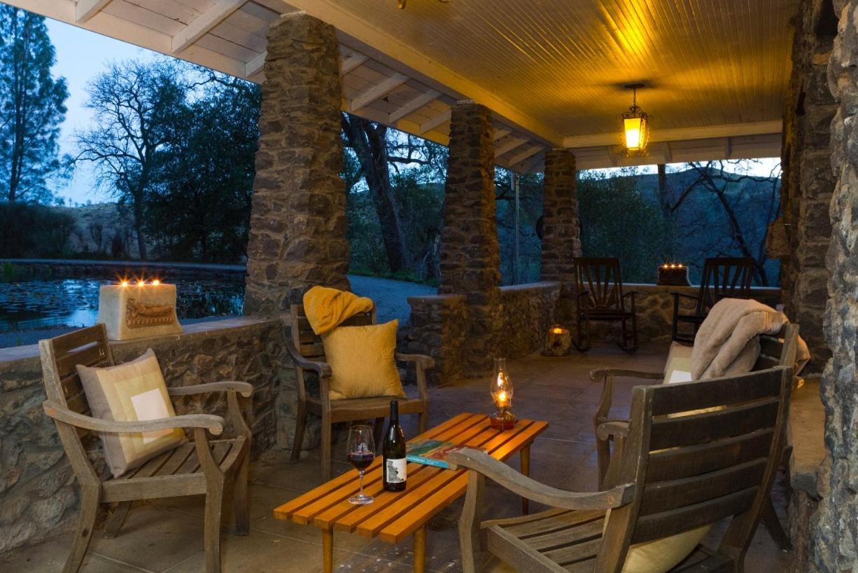 Bed and Breakfast Bed And Barrel At Stonehouse Cellars Clearlake Oaks Esterno foto