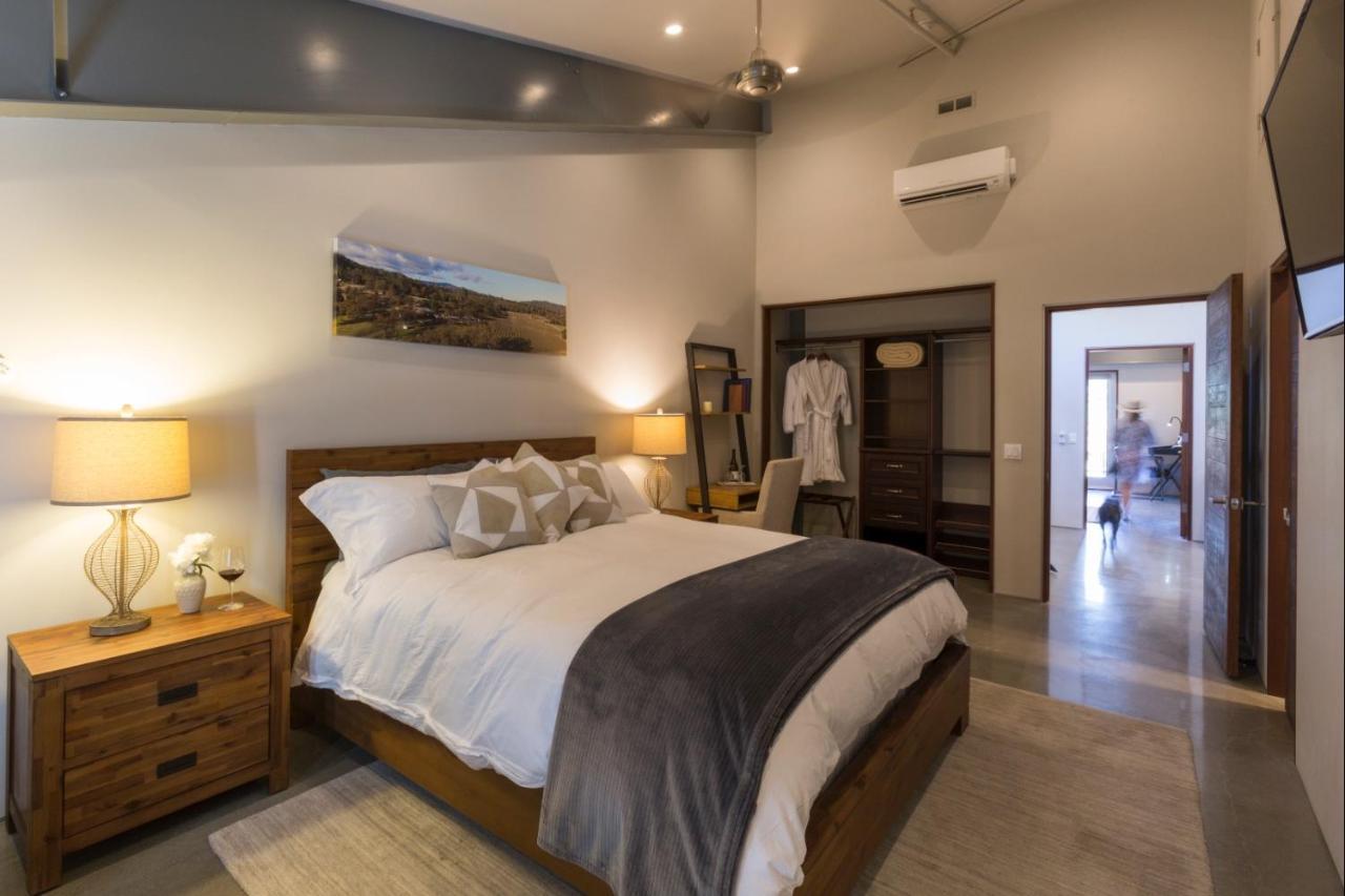 Bed and Breakfast Bed And Barrel At Stonehouse Cellars Clearlake Oaks Esterno foto